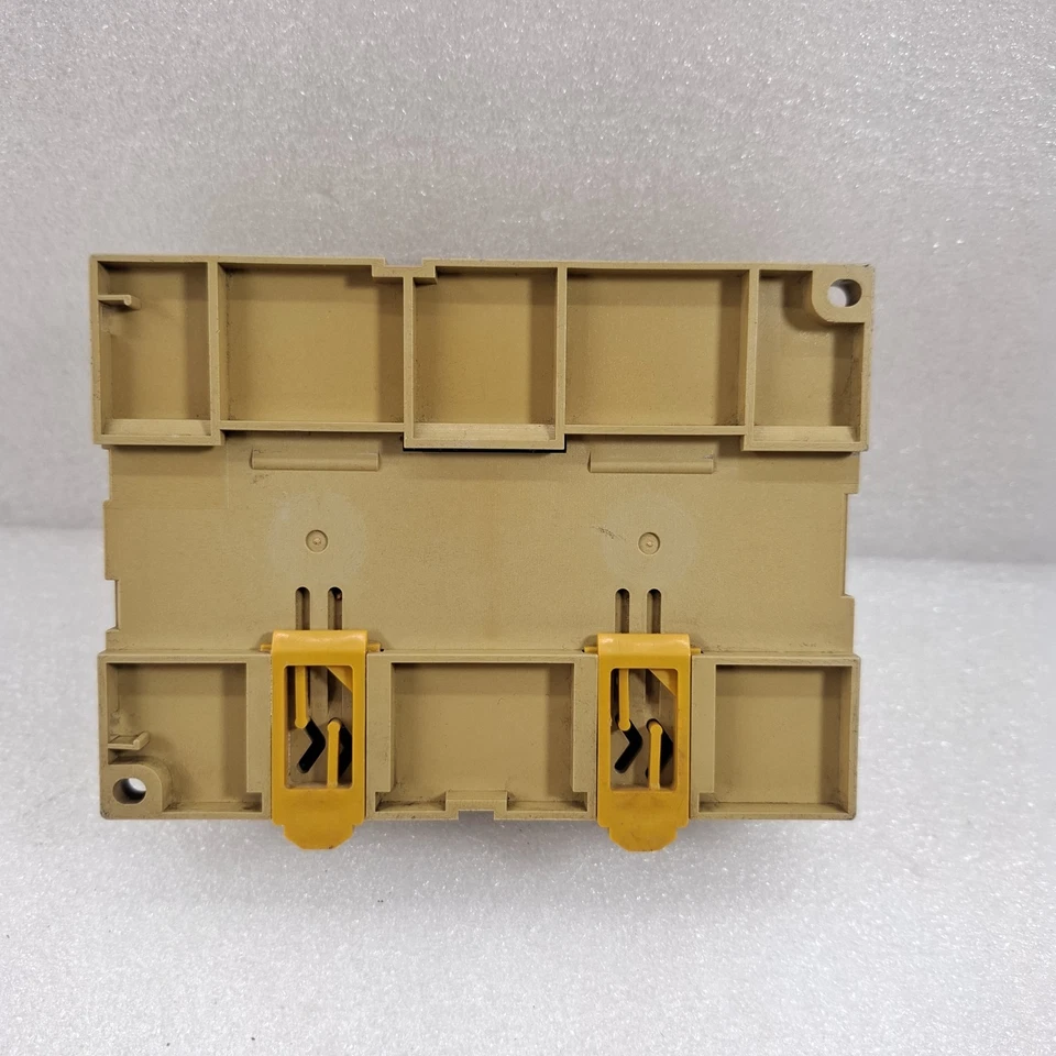 OMRON ZEN-20C1DR-D-V2 CPU UNIT 24V DC TESTED AS PHOTOS 20C1DRDV2